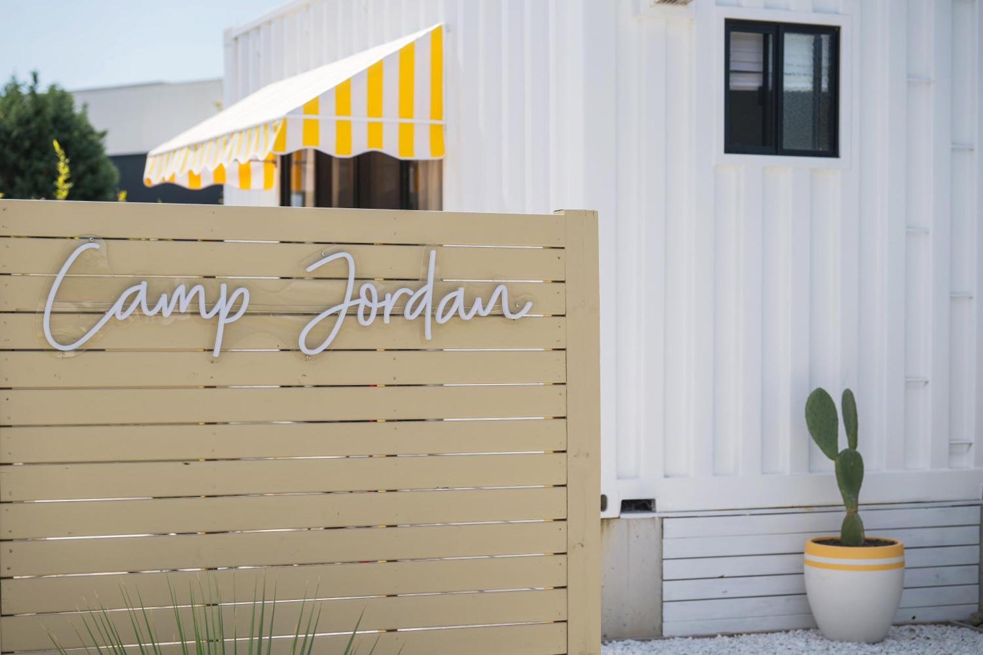 ホテル Camp Jordan ポート・マッコリー エクステリア 写真